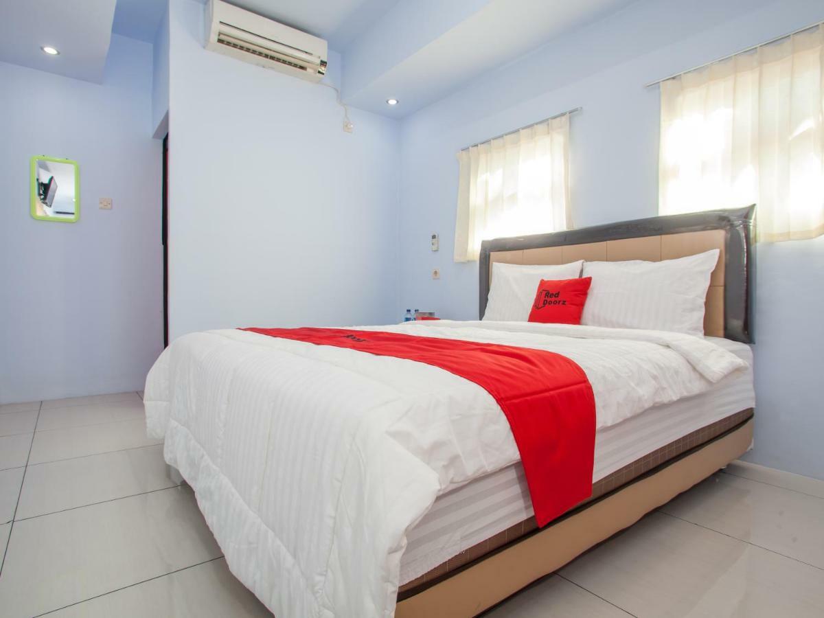 Hotel Reddoorz Near Banyuwangi Kota Train Station Esterno foto